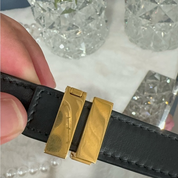 Valentino Garavani 🖤 VLogo leather bag
Authentic 💯 - Picture 13 of 15